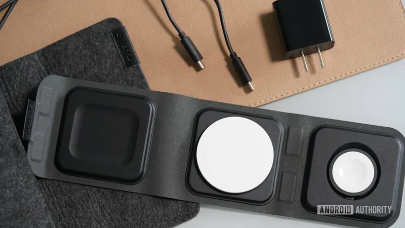 Mophie 3-in-1 Travel Charger with MagSafe